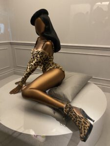 Naomi, Campbell, Exhibition, at, V&A, showcasing, Naomi's, fashion, career, Vogue, cover, Azzedine, Alaïa, iconic, designer, clothes, photographs, London, museum