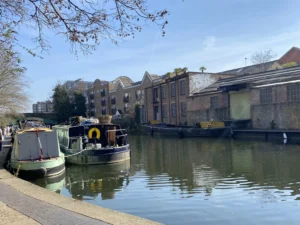 Victoria_park_walk