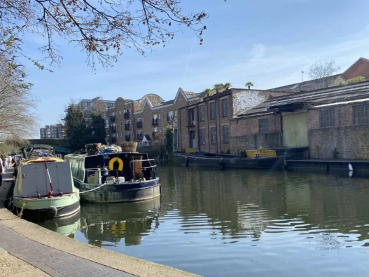 Victoria_park_walk