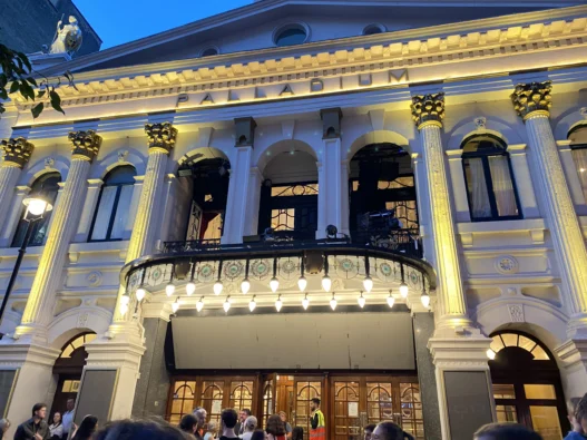 ﻿﻿evita rachel zegler balcony scene