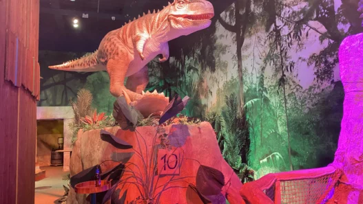 Volcano_Falls_Adventure_Golf_Milton_Keynes