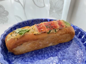 Close-up of the viral Harrods lobster roll