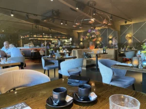 Dining room inside Lake House Rotterdam